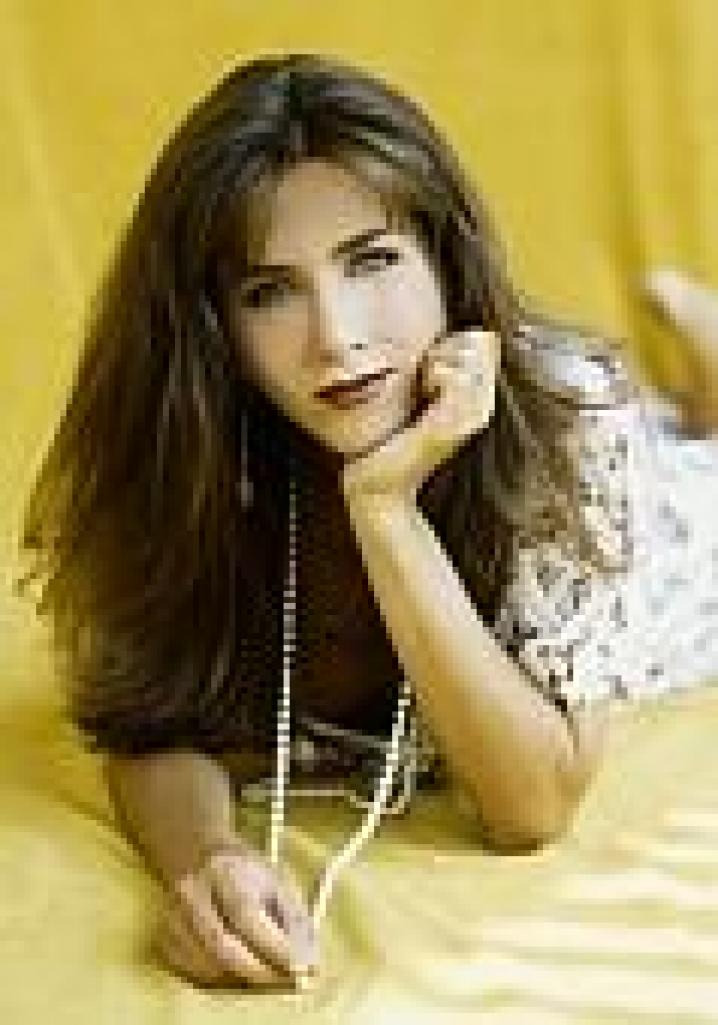 Jennifer anniston 1981.jpeg