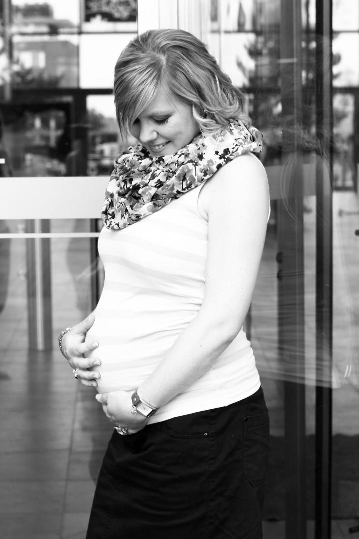 femme enceinte lieselotte (1).JPG