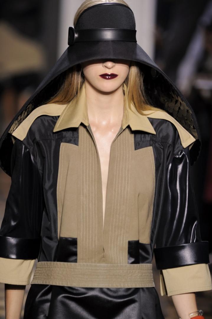 SS12 Balenciaga 2 681x1024(2)