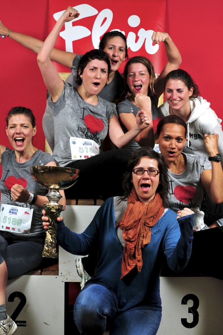 10Ladiesrun Flair team 003