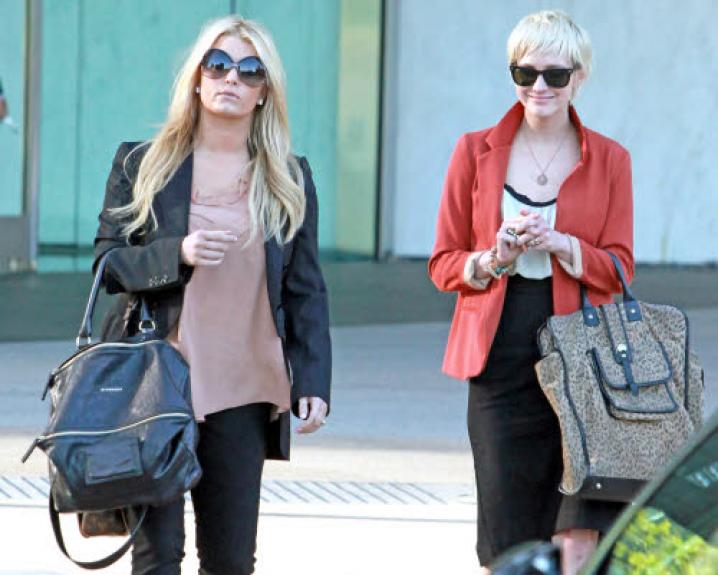 Jessica Simpson And Ashlee Simpson