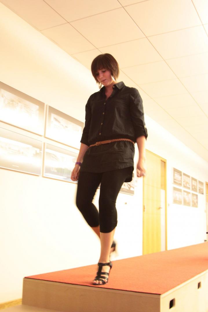 cours marcher en talons (28).JPG