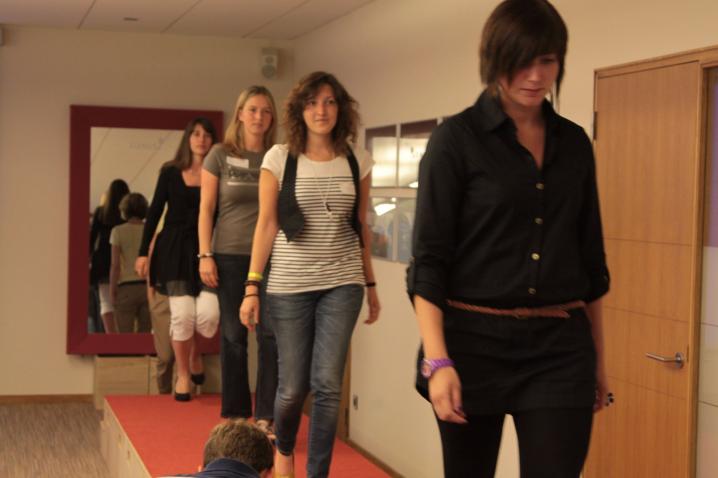 cours marcher en talons (67).JPG