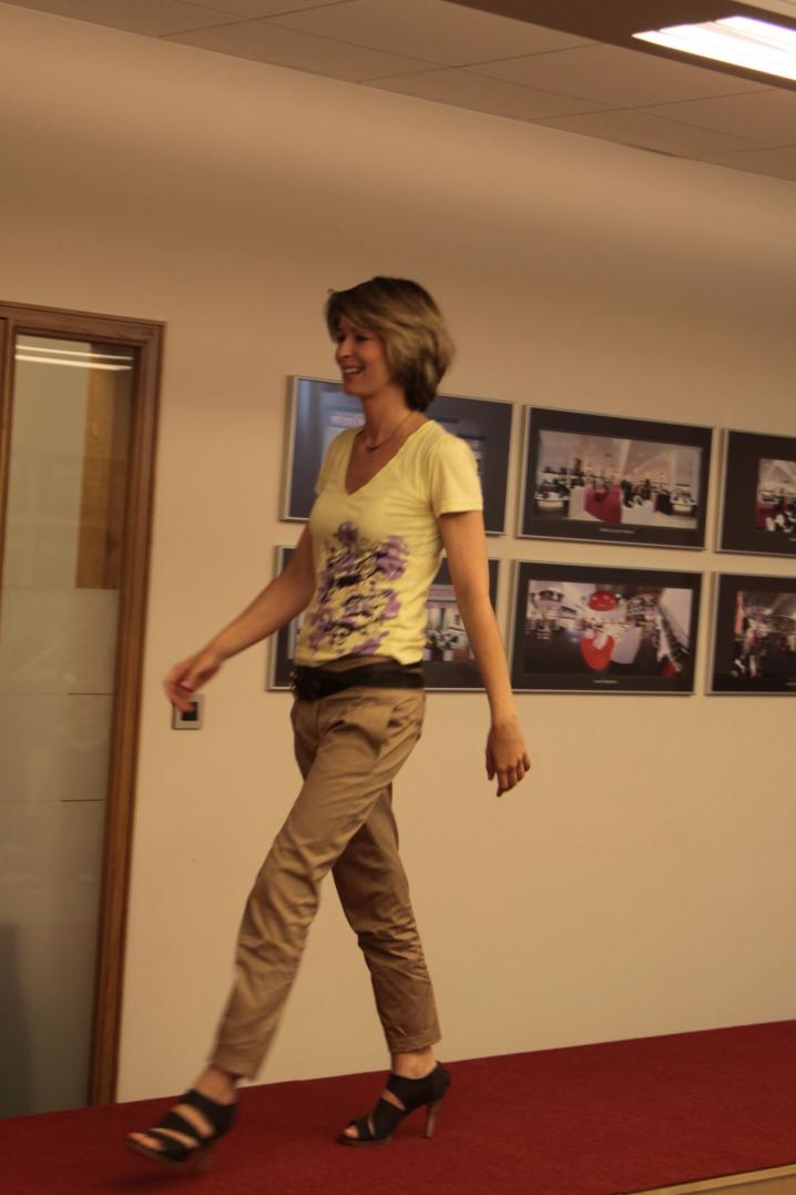 cours marcher en talons (33).JPG