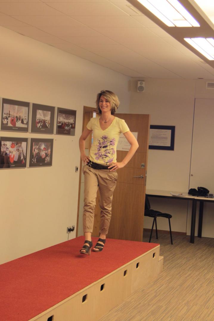 cours marcher en talons (45).JPG