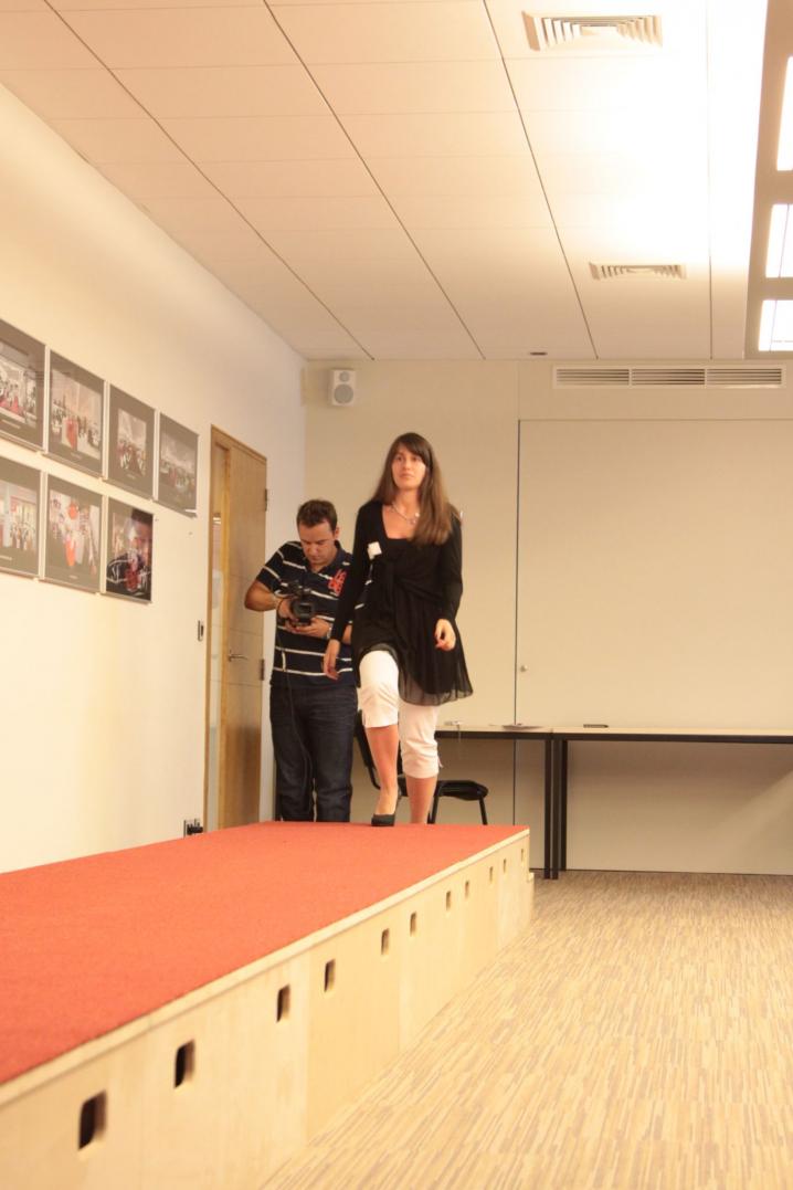 cours marcher en talons (23).JPG