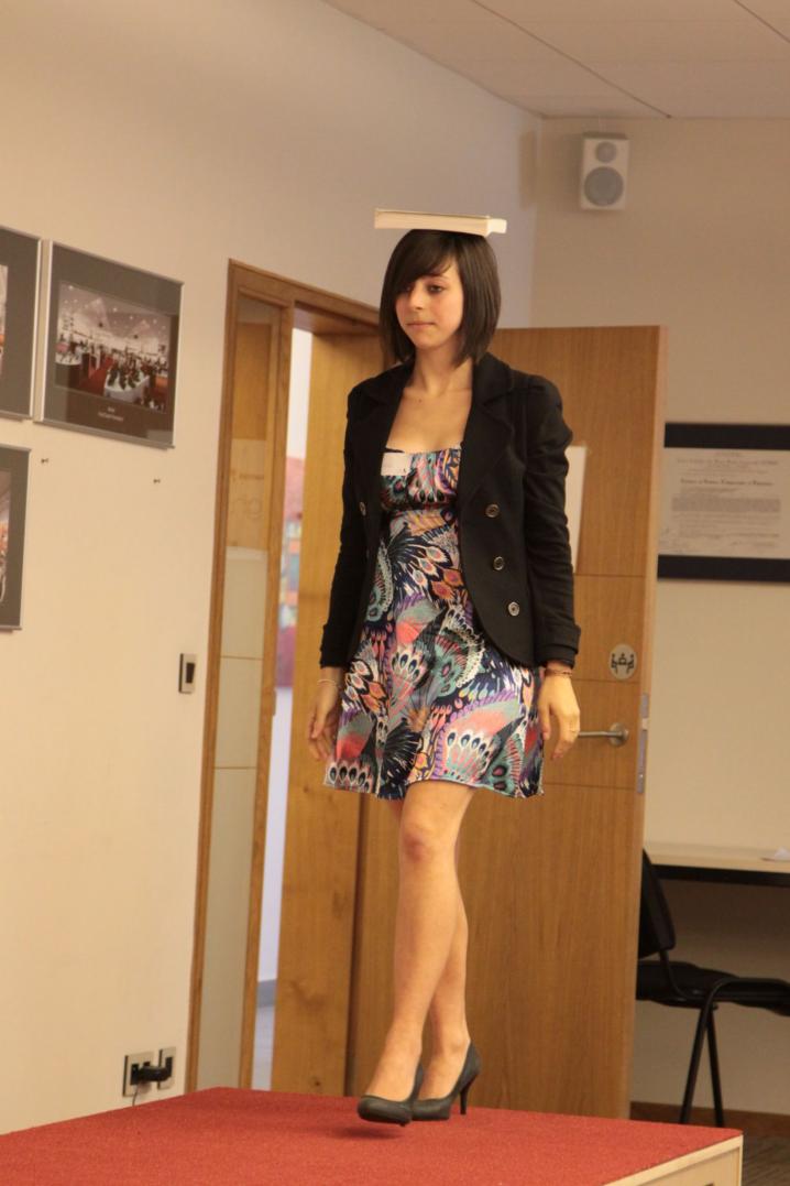 cours marcher en talons (55).JPG