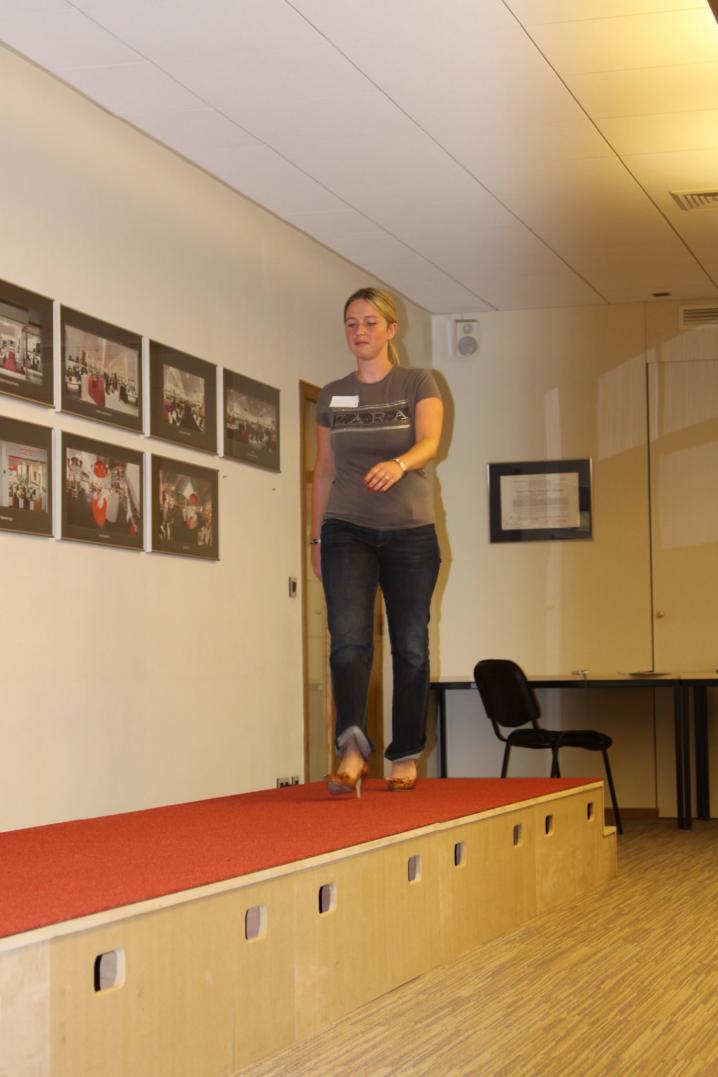 cours marcher en talons (22).JPG