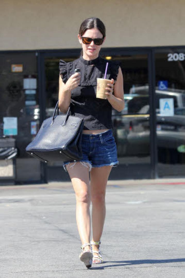 Rachel Bilson short