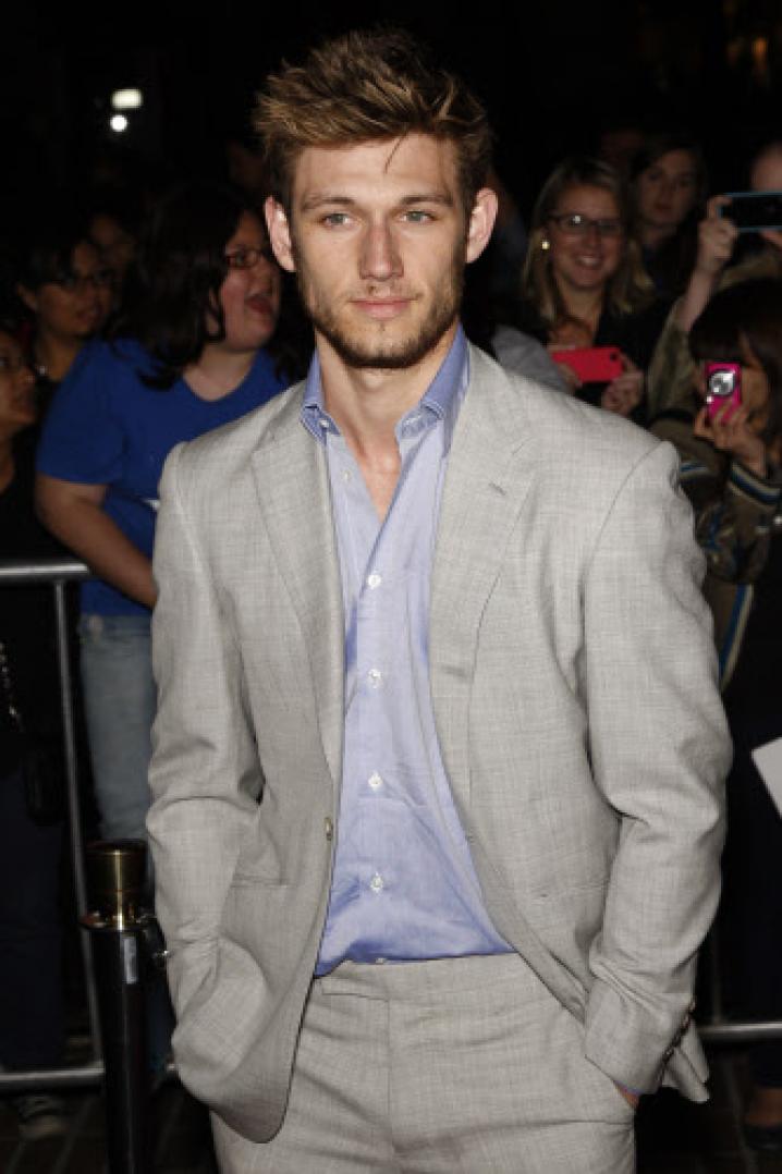 13 Alex Pettyfer