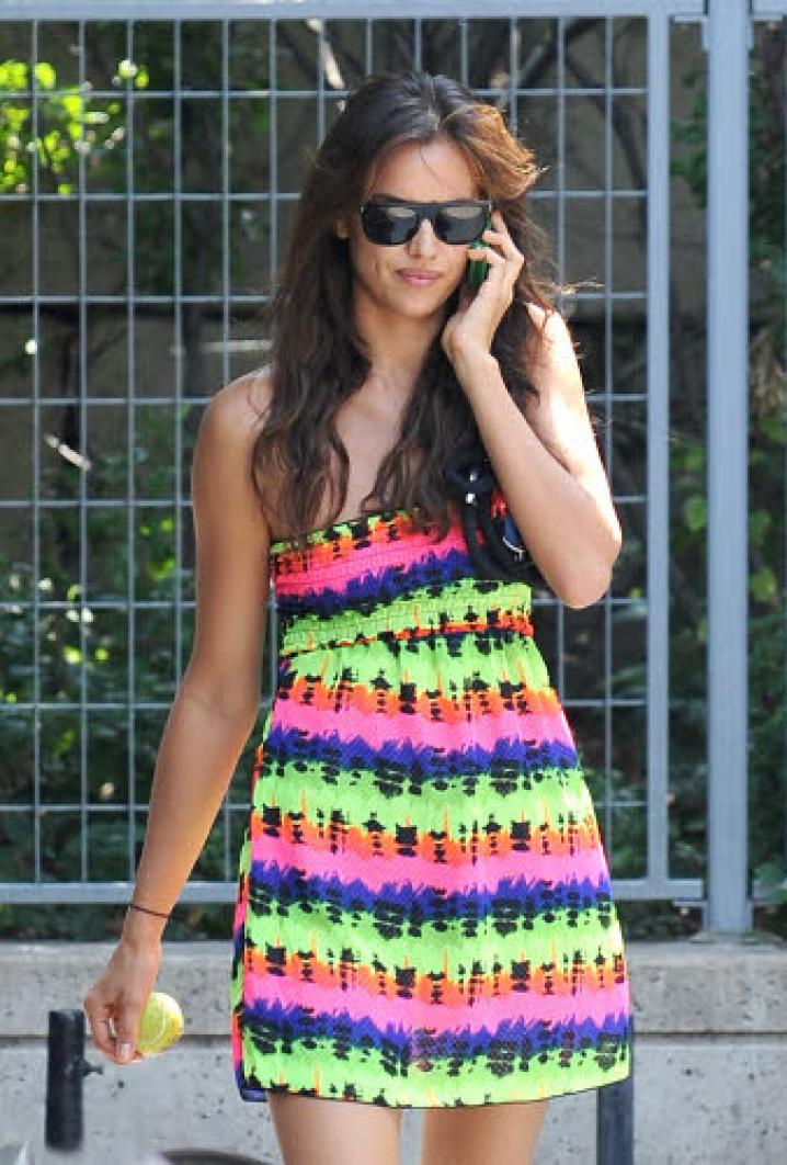 IRINA SHAYK robe bustier