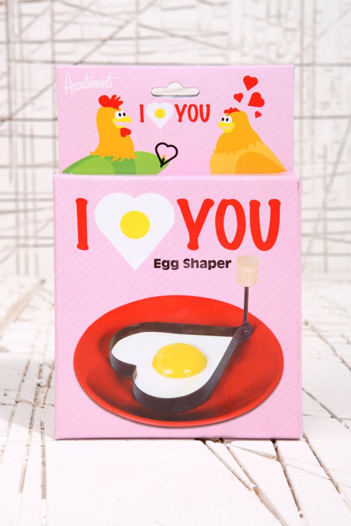 Egg shaper: Urban Outfitters - 8,00 euro