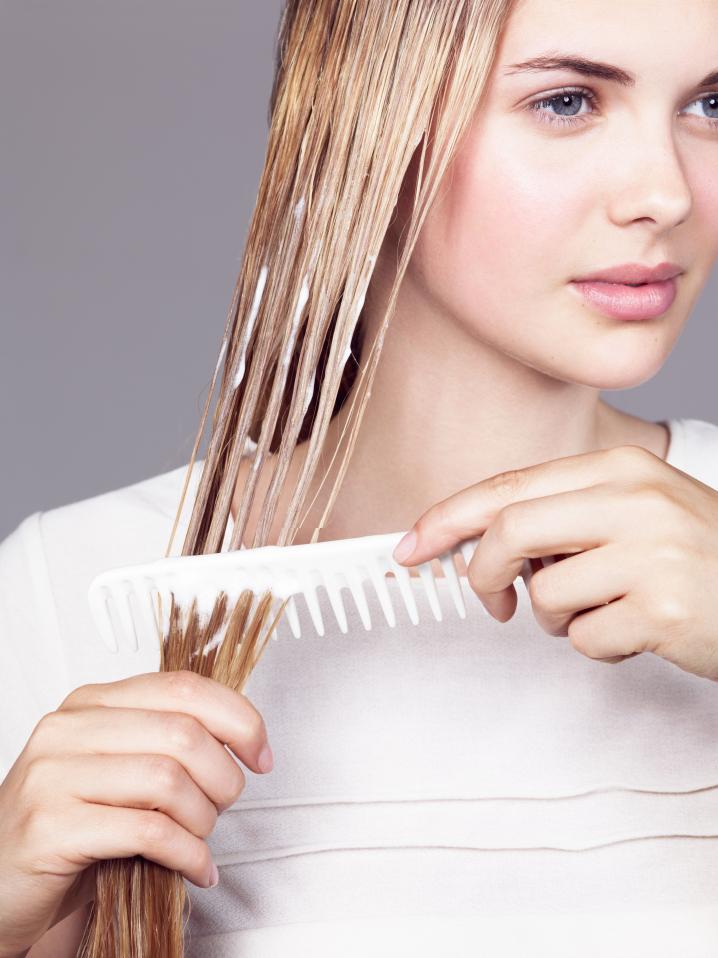 Le chignon boule: étape 1