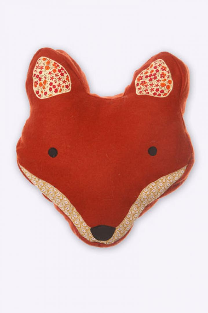 Urban Outfitters: kussen - 34,00 euro