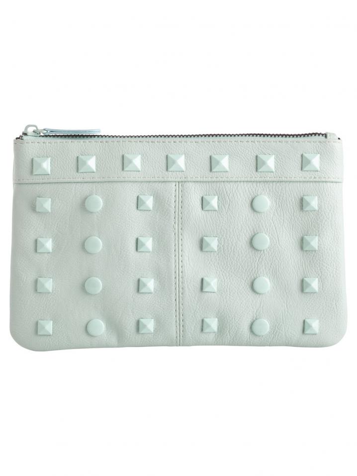 PIECES - € 16,95