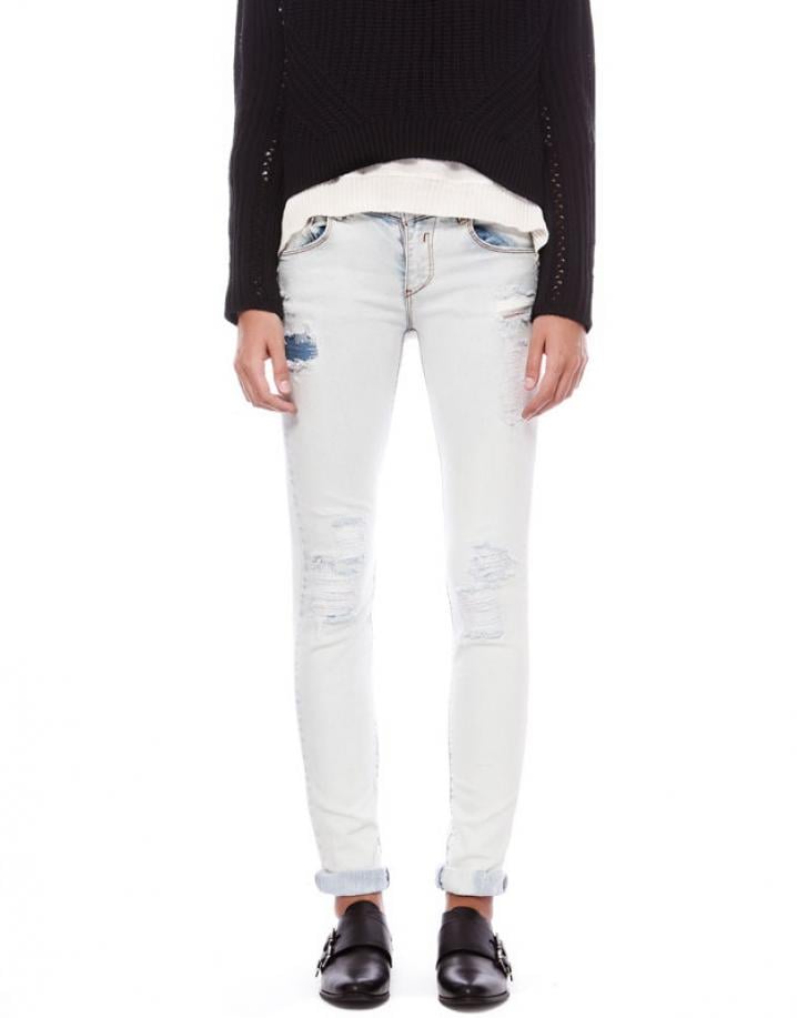 Pull and Bear 39,99 € skinny et déchiré