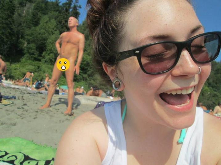 De 'naked guy in the back'-selfie