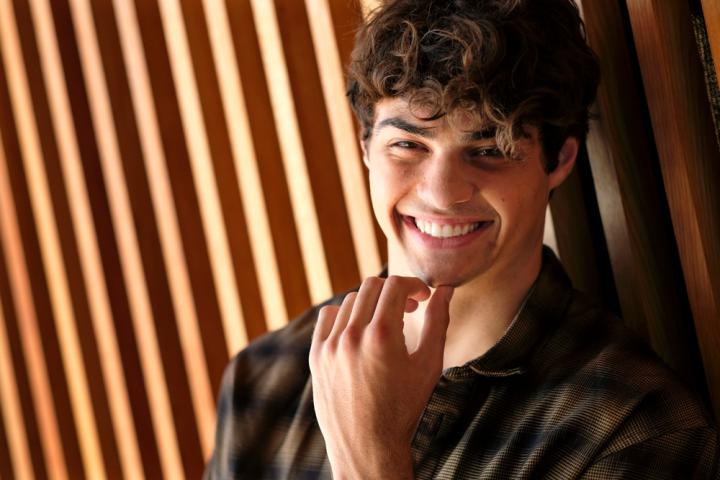 Next photo of Noah Centineo