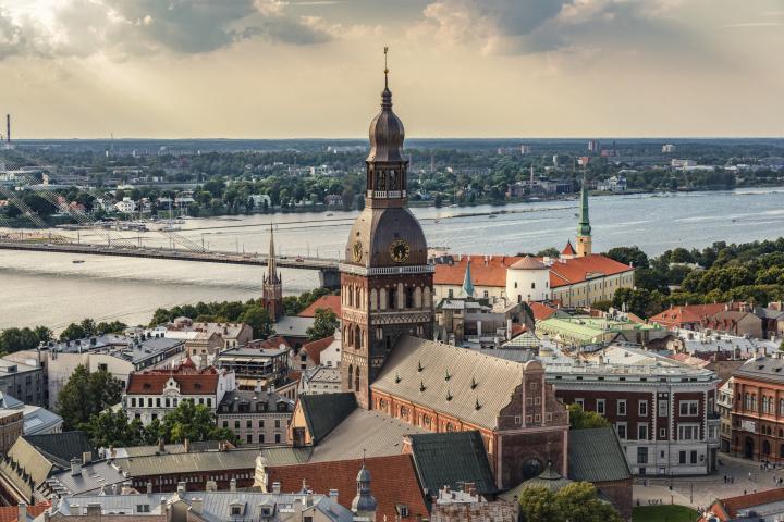 Riga in letland city trips met de trein in europa