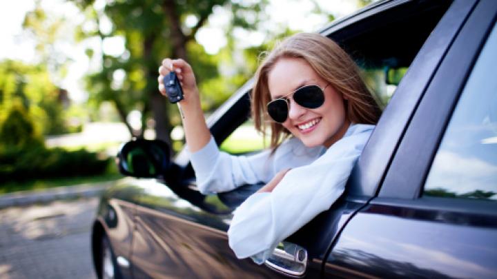 Vijf clichés over vrouwen en auto’s doorbroken Vijf clichés over vrouwen en auto’s doorbroken