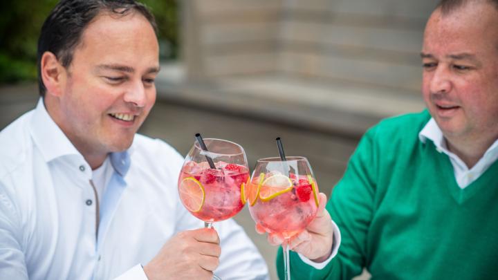 Dé loungebar: The Glorious by Divani Dé loungebar: The Glorious by Divani
