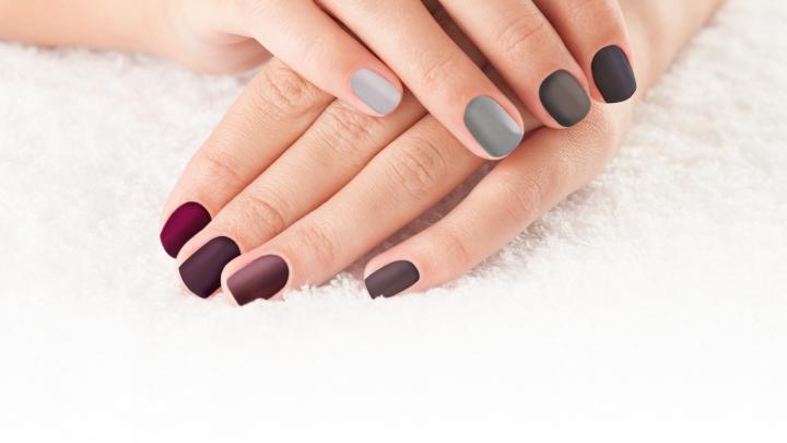 Dé beautytip: Kantoormanicure Dé beautytip: Kantoormanicure