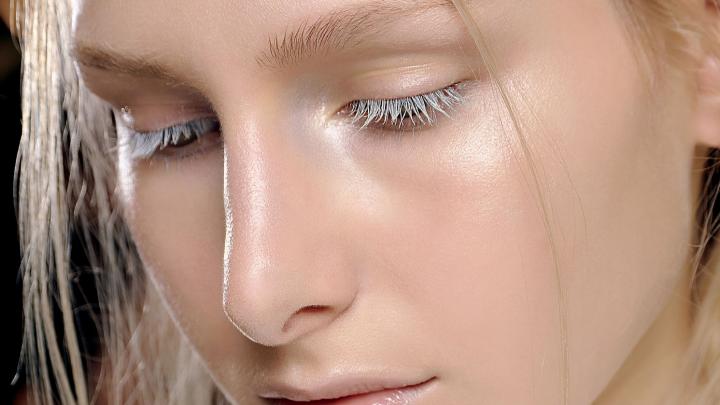 Make-up trend: strobing in 4 stappen Make-up trend: strobing in 4 stappen