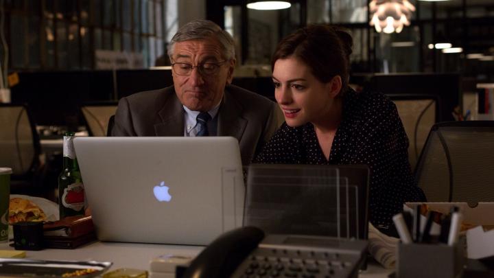 Anne Hathaway embauche Robert De Niro Anne Hathaway embauche Robert De Niro