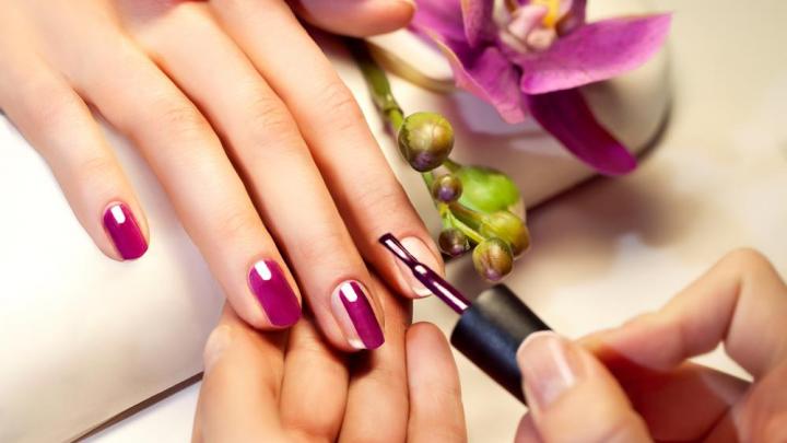 In 7 stappen naar perfect gelakte nagels In 7 stappen naar perfect gelakte nagels