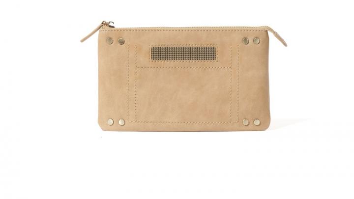 Gagnez le sac Mini Camel de Clio Goldbrenner Gagnez le sac Mini Camel de Clio Goldbrenner