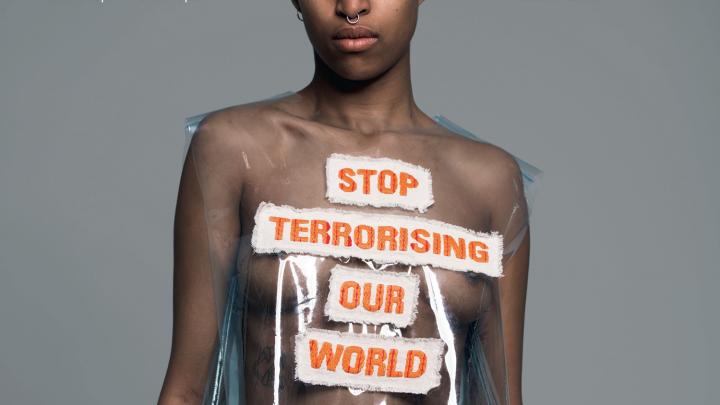 "Stop terrorising our world": les écoles de mode belges ensemble contre le terrorisme "Stop terrorising our world": les écoles de mode belges ensemble contre le terrorisme