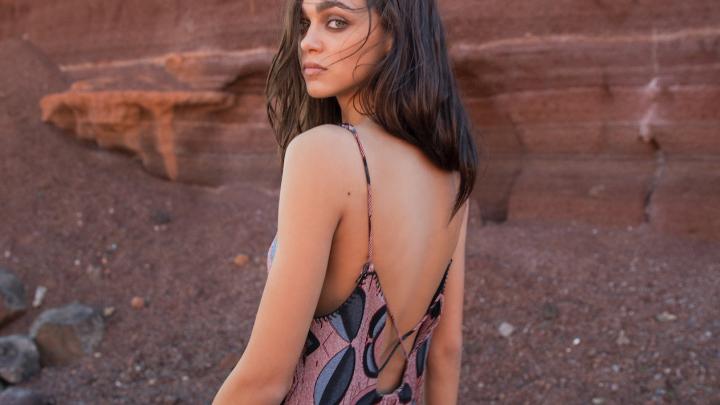 Bringing sexy back: 9 verleidelijke rugdecolletés Bringing sexy back: 9 verleidelijke rugdecolletés