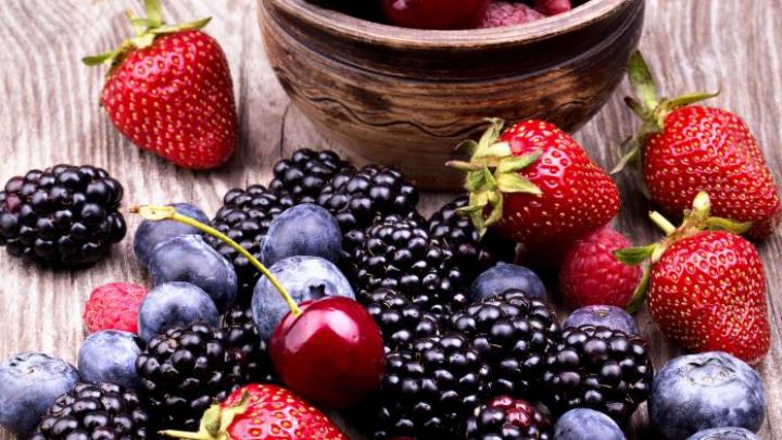 Pourquoi ne faut-il pas laver ses fruits avant de les mettre au frigo? Pourquoi ne faut-il pas laver ses fruits avant de les mettre au frigo?
