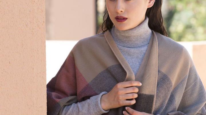 Un poncho Xandres pour 79€ au lieu de 119€! Un poncho Xandres pour 79€ au lieu de 119€!