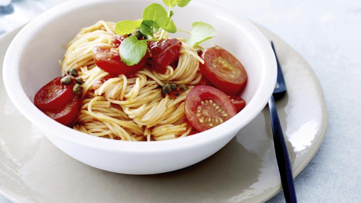 Presto pronto: pasta aux tomates et aux câpres Presto pronto: pasta aux tomates et aux câpres