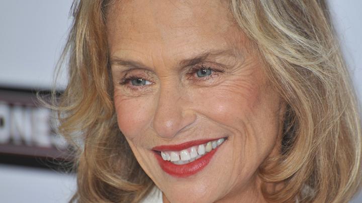 72-jarige Lauren Hutton bewijst dat op schoonheid geen leeftijd staat 72-jarige Lauren Hutton bewijst dat op schoonheid geen leeftijd staat