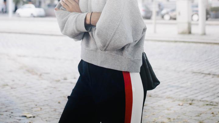 Voor deze herfsttrend laten we onze skinny jeans graag in de kast liggen Voor deze herfsttrend laten we onze skinny jeans graag in de kast liggen