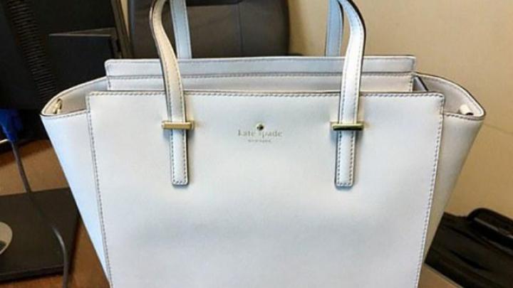 Bleu ou blanc? Après la robe, le sac! Bleu ou blanc? Après la robe, le sac!