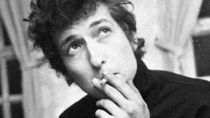Singer-songwriter wint voor het eerst nobelprijs Literatuur Singer-songwriter wint voor het eerst nobelprijs Literatuur