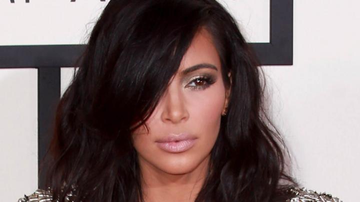 Kim Kardashians kapper onthult bizar trucje voor extra haarvolume Kim Kardashians kapper onthult bizar trucje voor extra haarvolume
