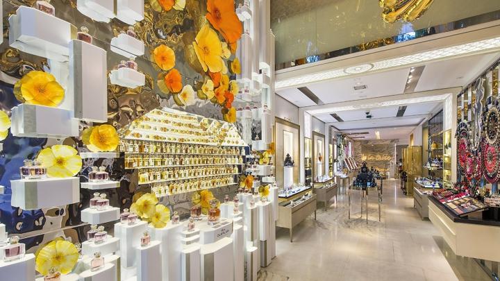 La Maison Guerlain: een beautyboetiek in een decor van marmer en goud La Maison Guerlain: een beautyboetiek in een decor van marmer en goud