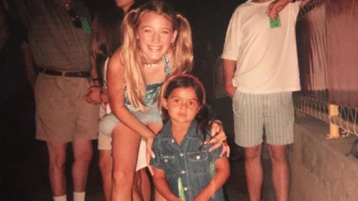 Meisje ging met Spice Girls fan op de foto en beseft 20 jaar later wie ze naast zich had Meisje ging met Spice Girls fan op de foto en beseft 20 jaar later wie ze naast zich had