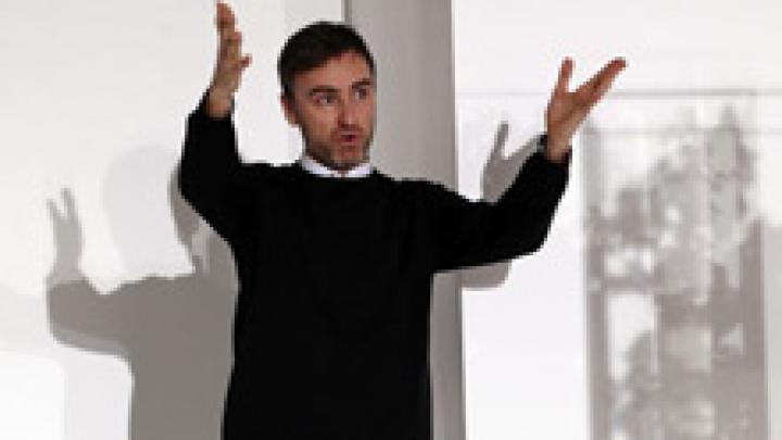 Raf Simons prend ses quartiers chez Dior Raf Simons prend ses quartiers chez Dior