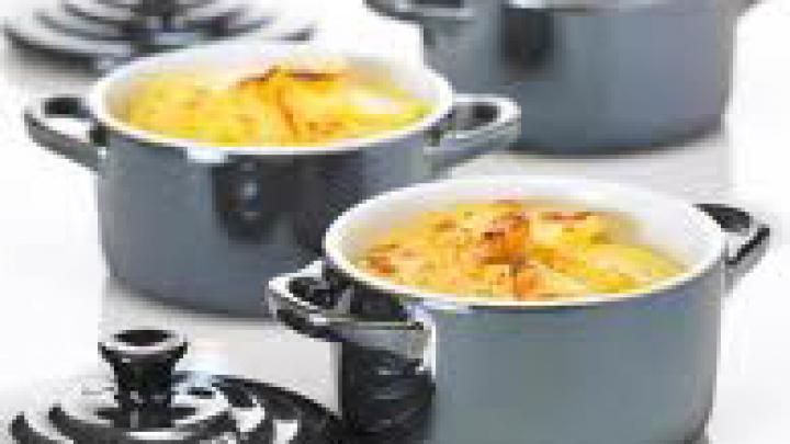 Aardappelgratin met ganzenlever en truffelsap Aardappelgratin met ganzenlever en truffelsap