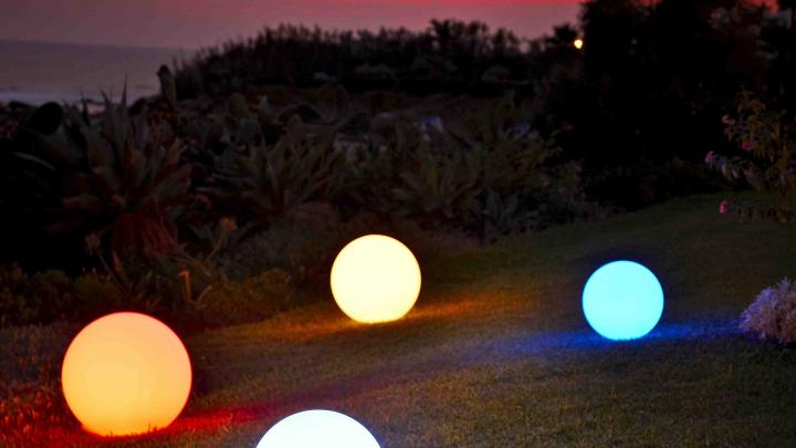 Un éclairage bien choisi, et tout le jardin s'anime Un éclairage bien choisi, et tout le jardin s'anime