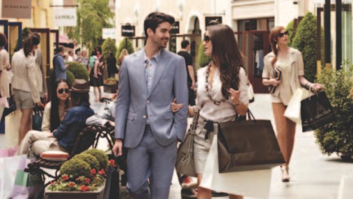 Shopping chic à tarif réduit pendant les vacances! Shopping chic à tarif réduit pendant les vacances!