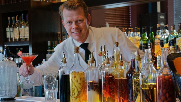 Cocktails shaken met de meester zelf, Manuel Wouters van SIPS Cocktails shaken met de meester zelf, Manuel Wouters van SIPS