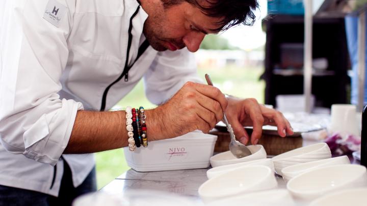 Topchef Jordi Roca en Sergio Herman koken samen op Tomorrowland Topchef Jordi Roca en Sergio Herman koken samen op Tomorrowland