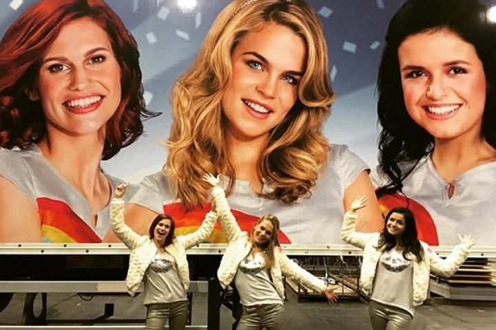 nieuwe k3'tjes zijn klaar voor hun eerste grote show. kijk zelf maar!