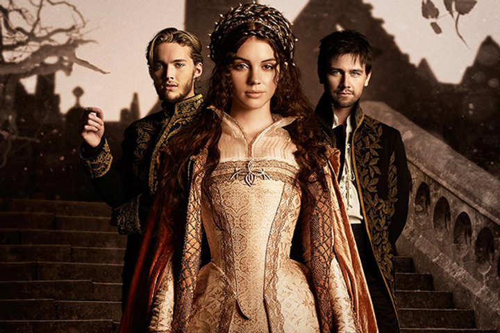 5 raisons de regarder la série Reign